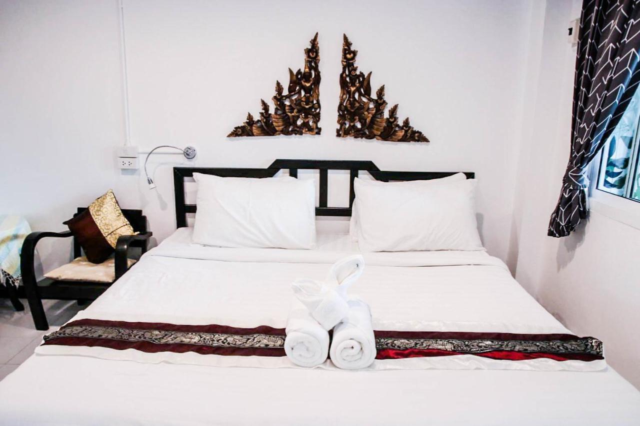 Vlodge House Отель *